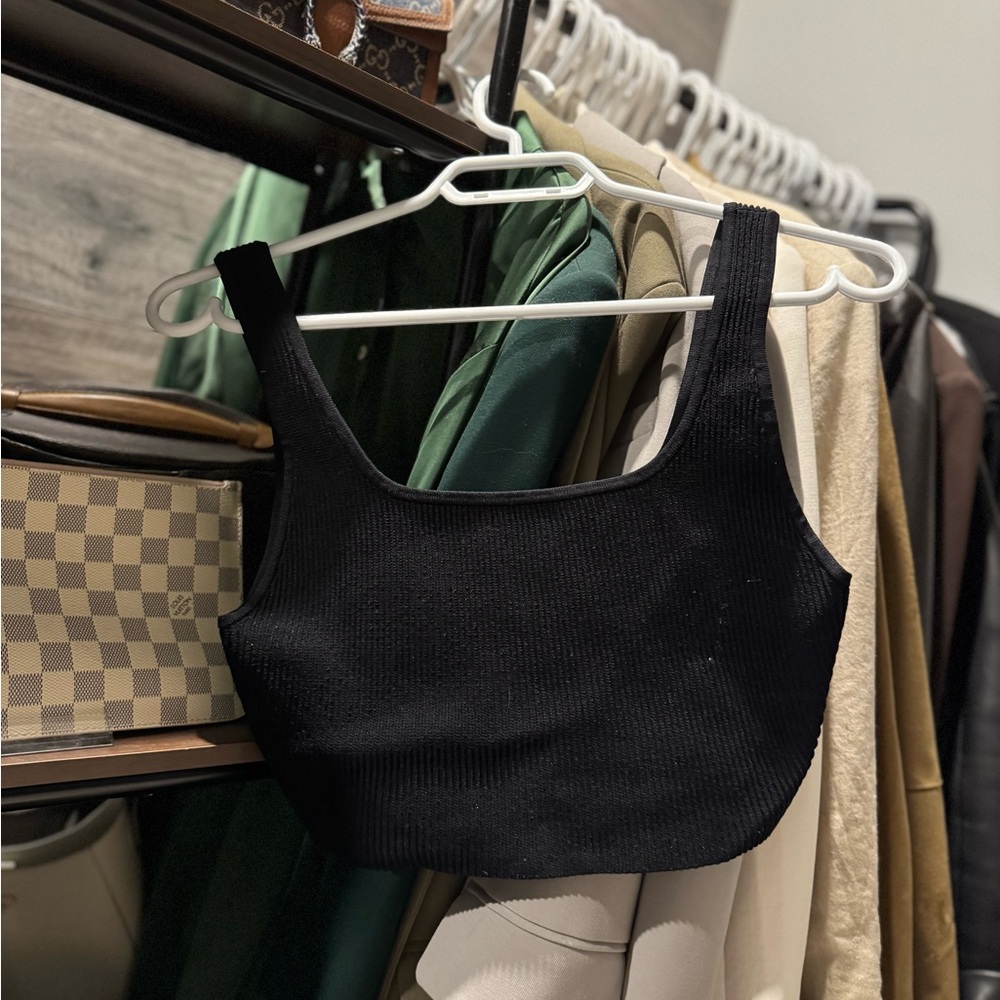 Babaton Black Ribbed Crop Top
